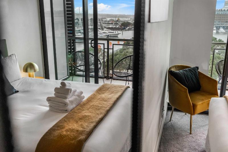 Viaduct Harbour 2BR w Full Comforts Zodiak Stays - image 11