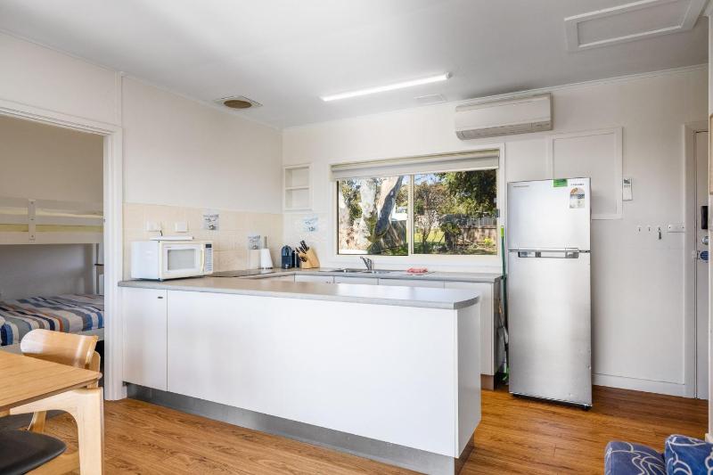 Anmere Cottage - image 13
