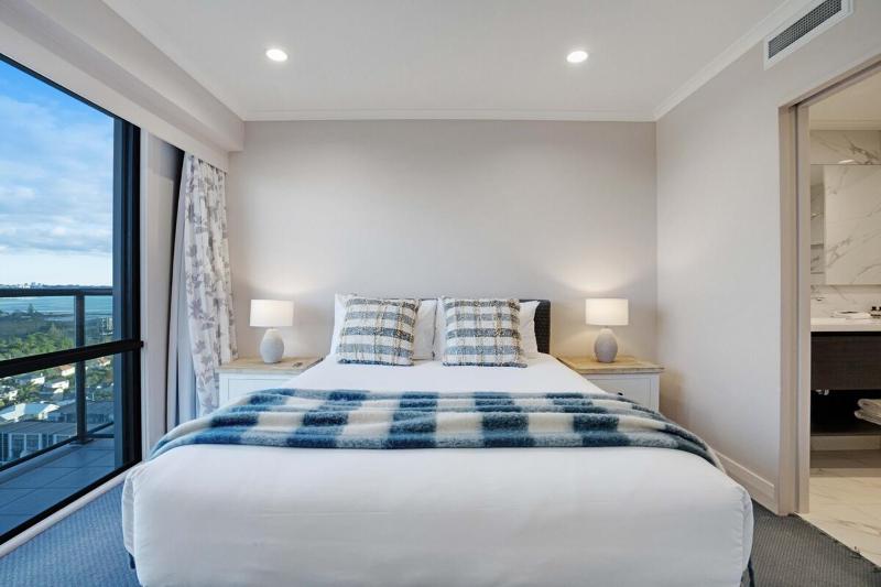 Amazing Ocean Views 1BR Gym Tennis 14thFlr - image 4