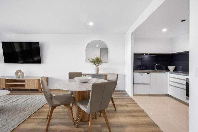 Luxe 2BDR Oceanview Escape at Circle on Cavill - Hosted by Coastal Letting Co - image 8