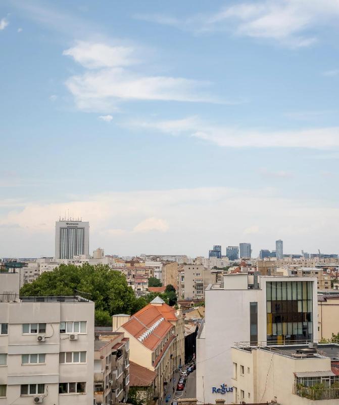 Little City Base Near Old Town & Calea Victoriei - image 11