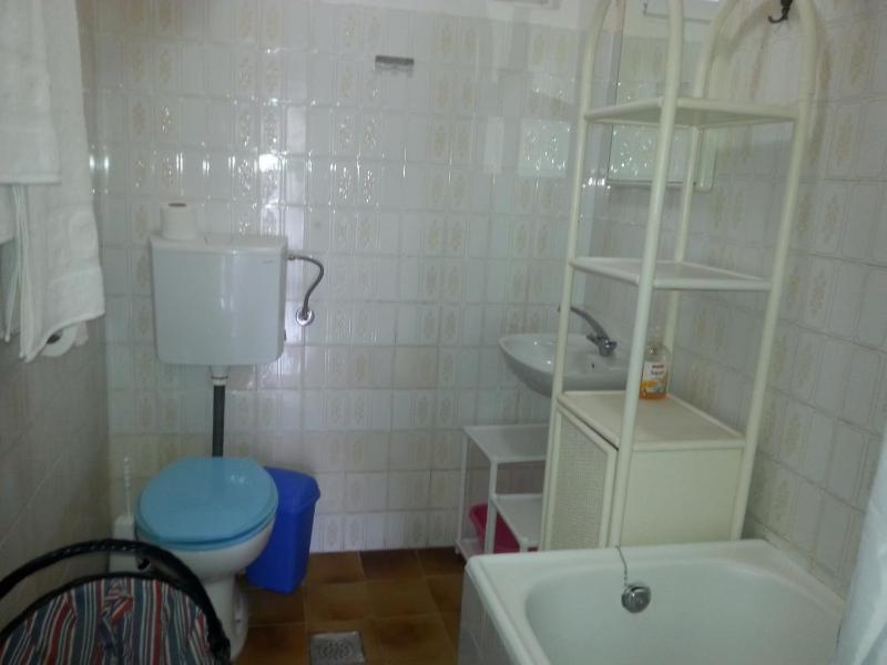 One-Bedroom Apartment with Balcony image 2