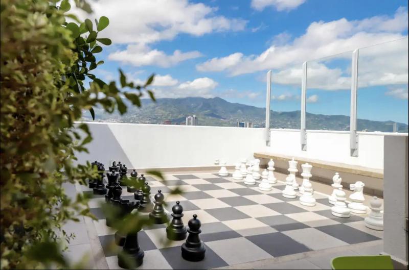 Luxury 12th Floor Apartment with Views - Downtown San Jose Pool and Gym - image 2
