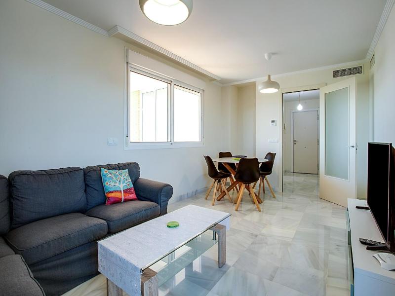 Beachside Apartment with Pool - image 8