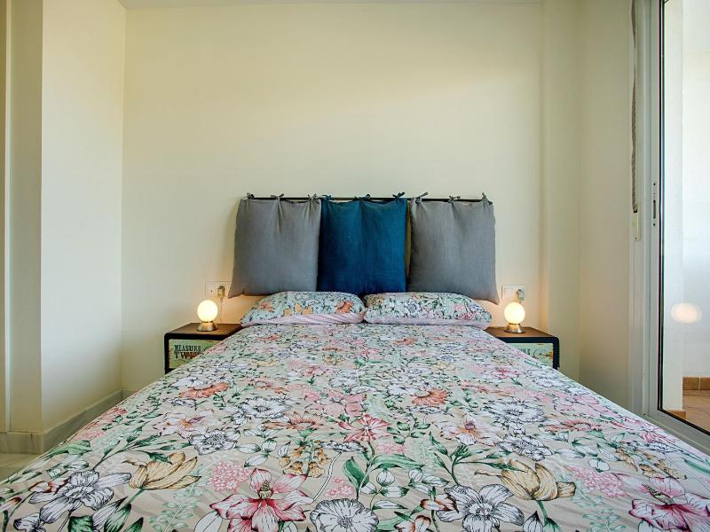 Beachside Apartment with Pool - image 35