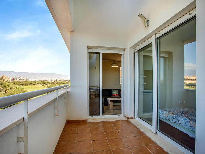 Beachside Apartment with Pool - image 15