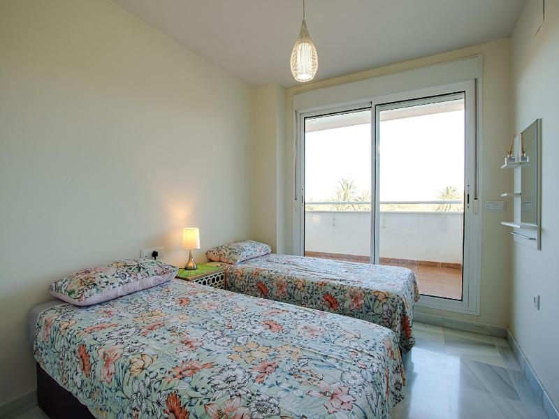 Beachside Apartment with Pool - image 27