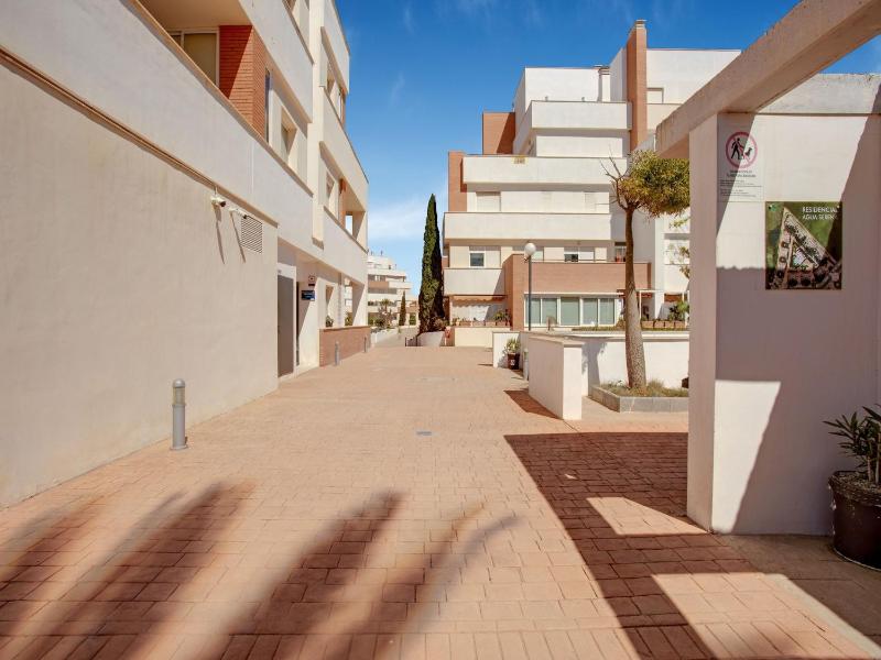 Beachside Apartment with Pool - image 40