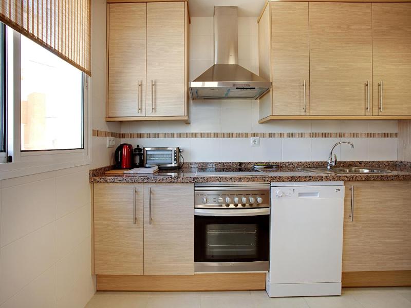 Beachside Apartment with Pool - image 19