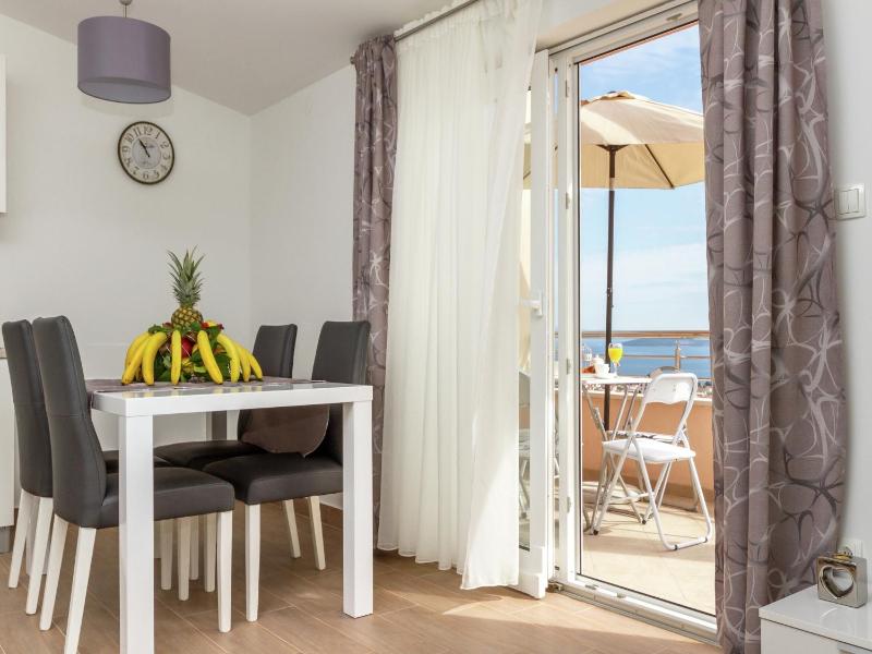 Modern Stay in Kastel Stari - image 18