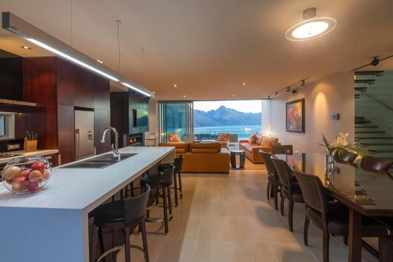 Villa De Luxe a Relax it's Done luxury holiday home - image 23