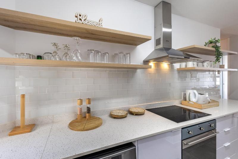 Chakas Cove Apartments - image 6