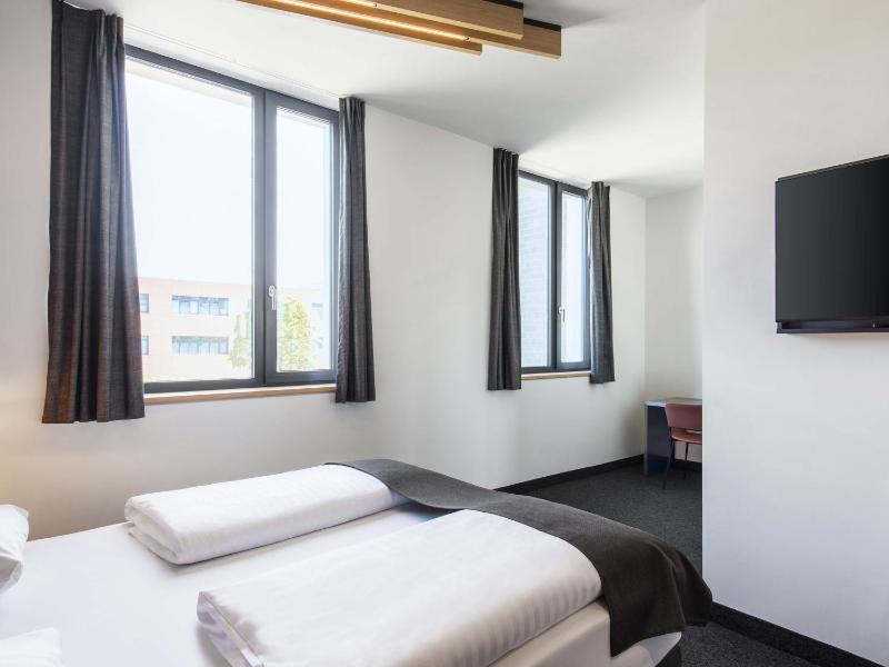 B&B Hotel München-Trudering - image 4