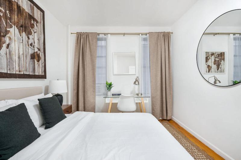 109-1 Huge 3BR Best Value Amazing NYC Apt - image 5