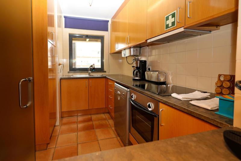 B39 - Marina Hill Apartment - image 7