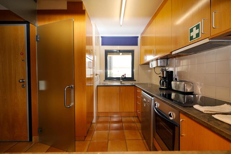 B39 - Marina Hill Apartment - image 8