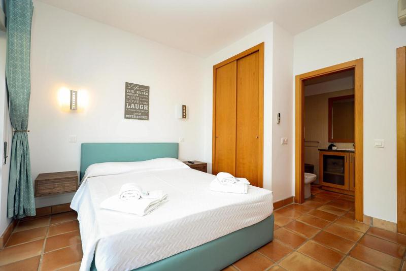 B39 - Marina Hill Apartment - image 16