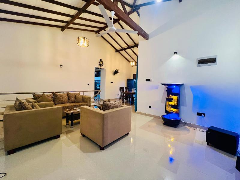 King Royal - Tangalle - image 2