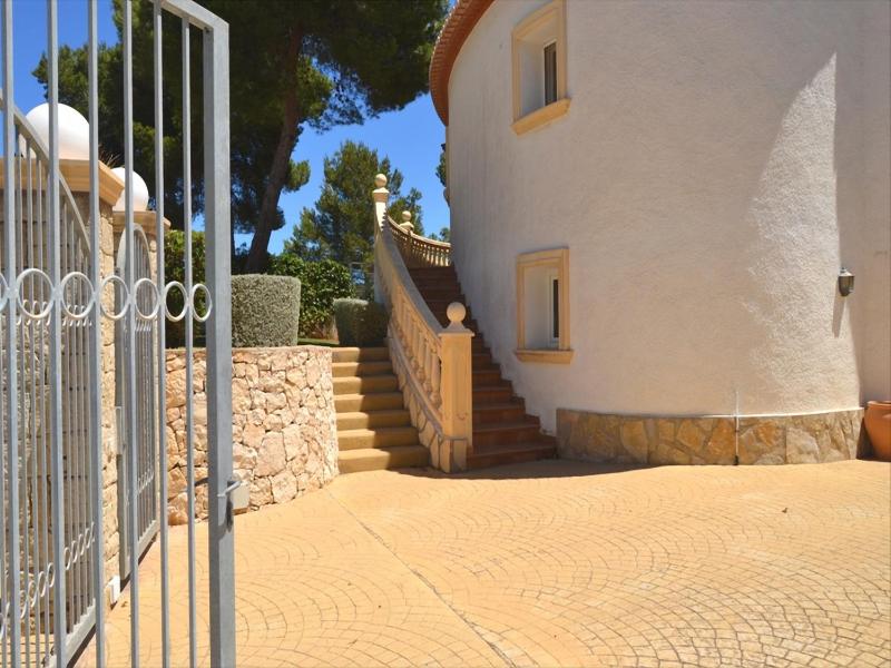 Two-Bedroom Villa image 2