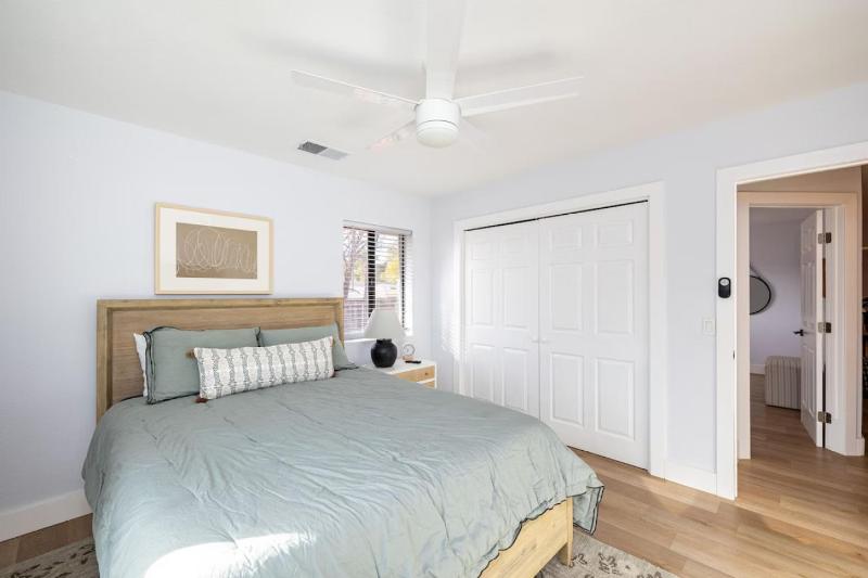 Sedona Chapel Escape with Private Hot Tub and Views - image 13