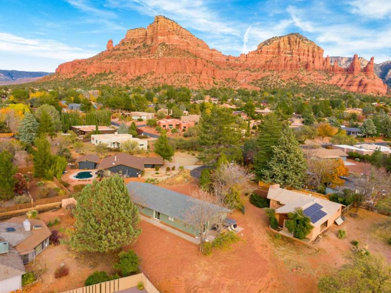 Sedona Chapel Escape with Private Hot Tub and Views - image 24