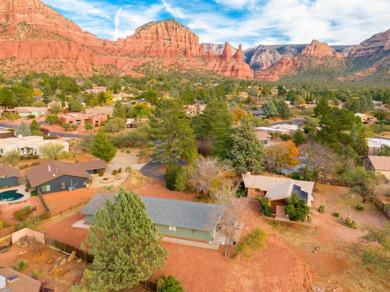 Sedona Chapel Escape with Private Hot Tub and Views - image 30