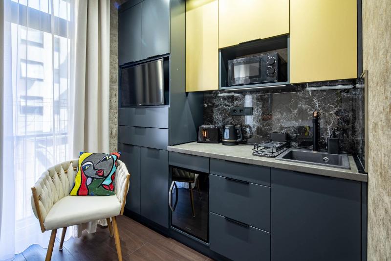 Extra Central - Stylish & Luxury Stay - image 12