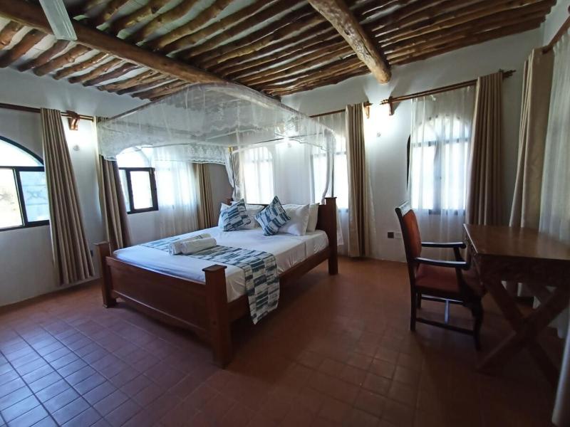 Elegant 5BR Diani Villa with Pool & Beach Access - image 16