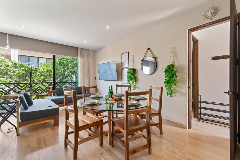 Unwind | Private Balcony & Rooftop Pools | Casago - image 21