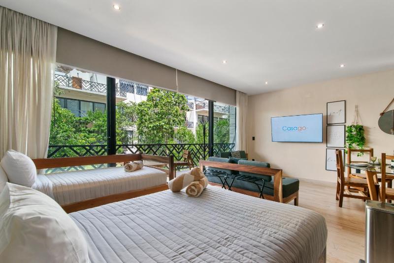 Unwind | Private Balcony & Rooftop Pools | Casago - image 32