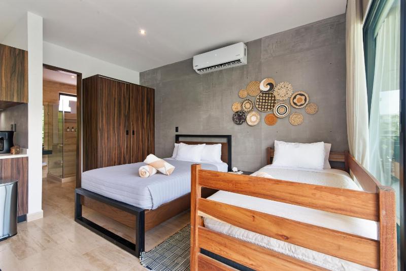 Unwind | Private Balcony & Rooftop Pools | Casago - image 4