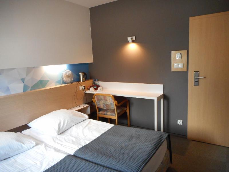 Double or Twin Room image 3