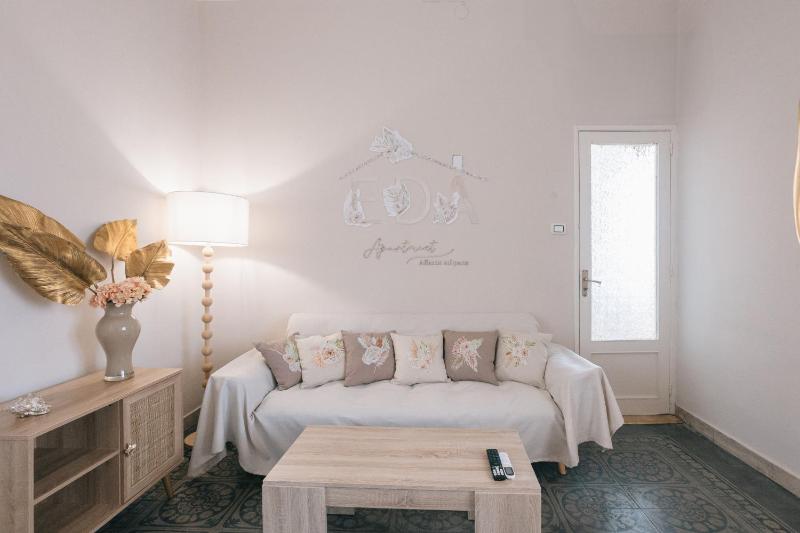 Eda Apartment Affaccio sul porto - image 27