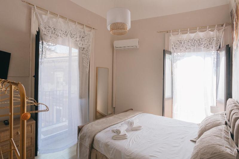 Eda Apartment Affaccio sul porto - image 9