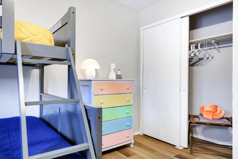 Sleeps 18 Family and Friends Vacation Home - image 19