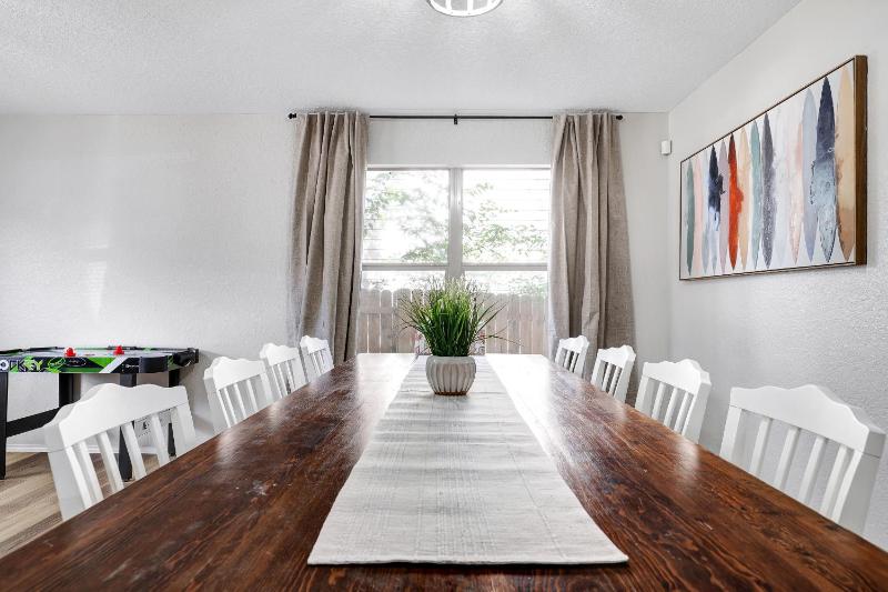 Sleeps 18 Family and Friends Vacation Home - image 47