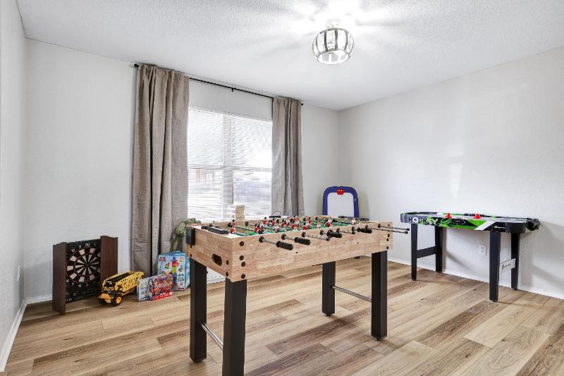 Sleeps 18 Family and Friends Vacation Home - image 18