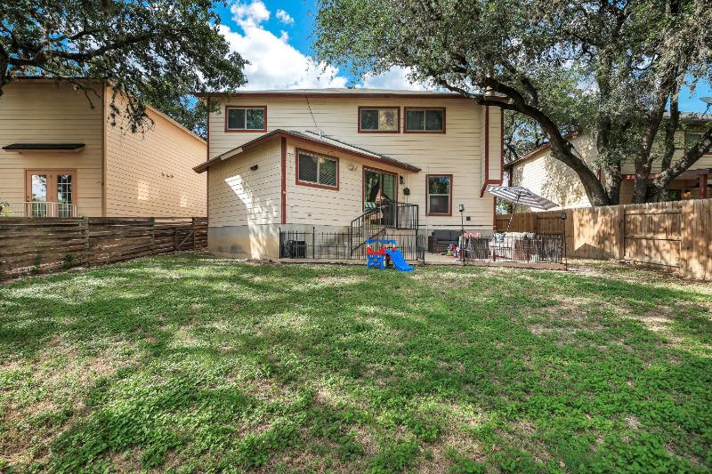Sleeps 18 Family and Friends Vacation Home - image 33