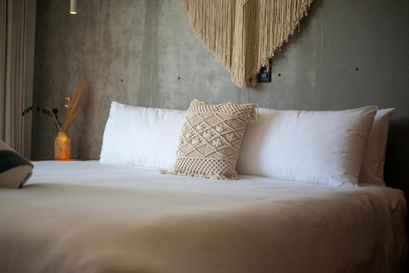 Unwind | Private Balcony & Rooftop Pools | Casago - image 46