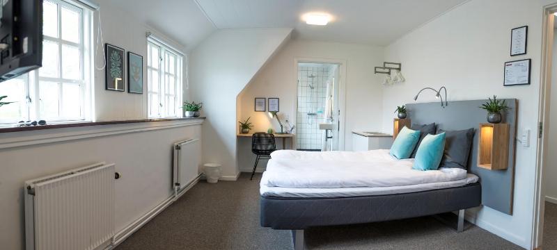 Triple Room (2 Adults + 1 Child) image 4