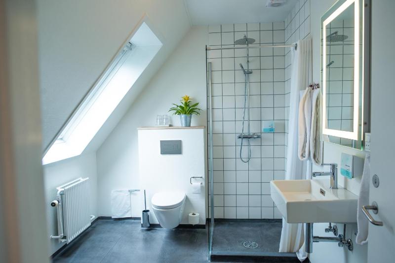Triple Room (2 Adults + 1 Child) image 2