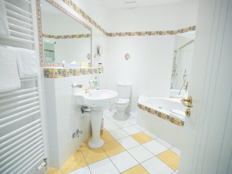 Suite image 2
