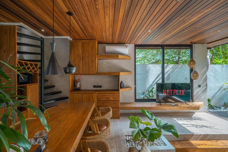 Casa Luca Chic 1BR Tropical Hideaway in Pererenan - image 10