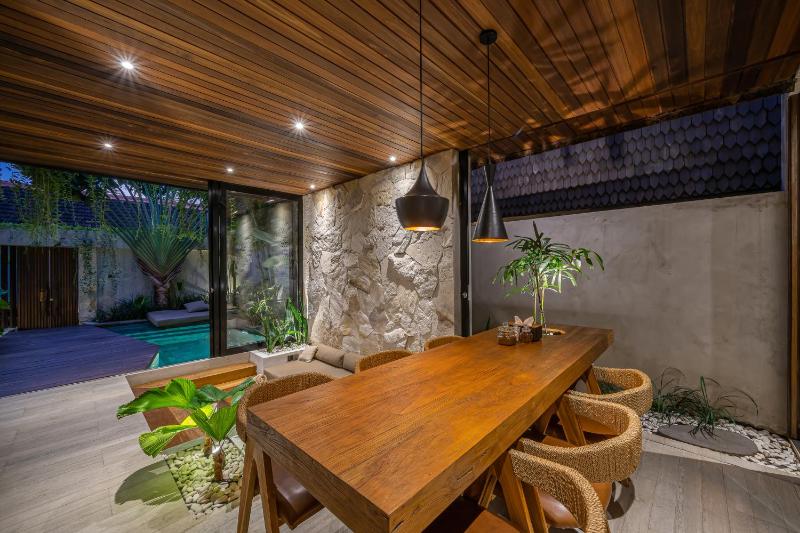 Casa Luca Chic 1BR Tropical Hideaway in Pererenan - image 15