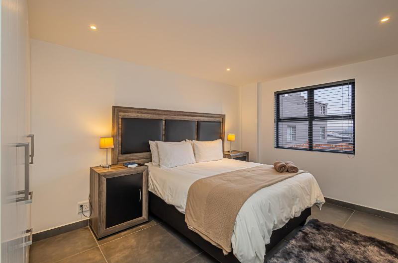 Dalton's Langebaan 6-sleeper - image 12
