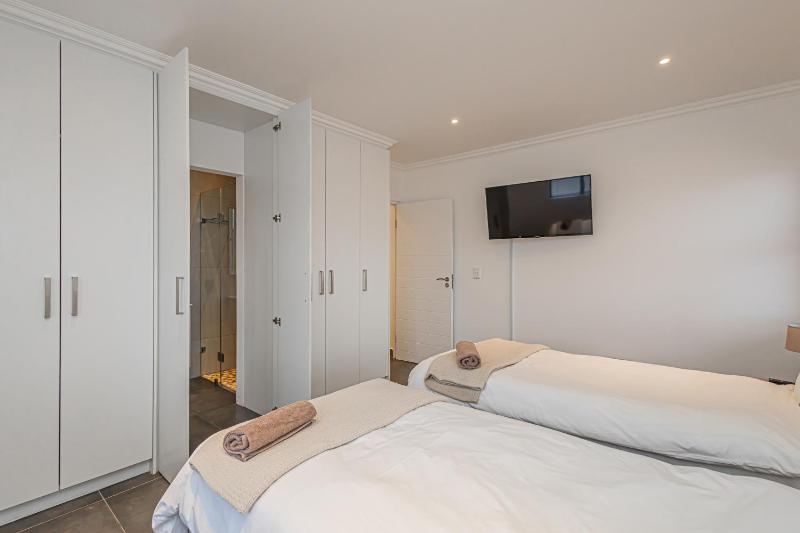 Dalton's Langebaan 6-sleeper - image 13