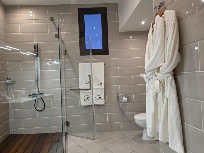 Andriana Luxury - image 5
