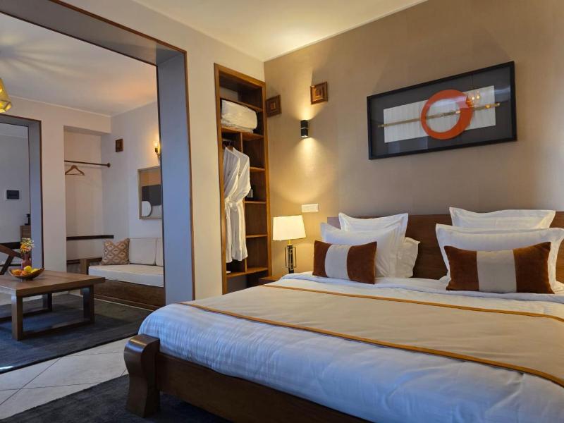 Andriana Luxury - image 4