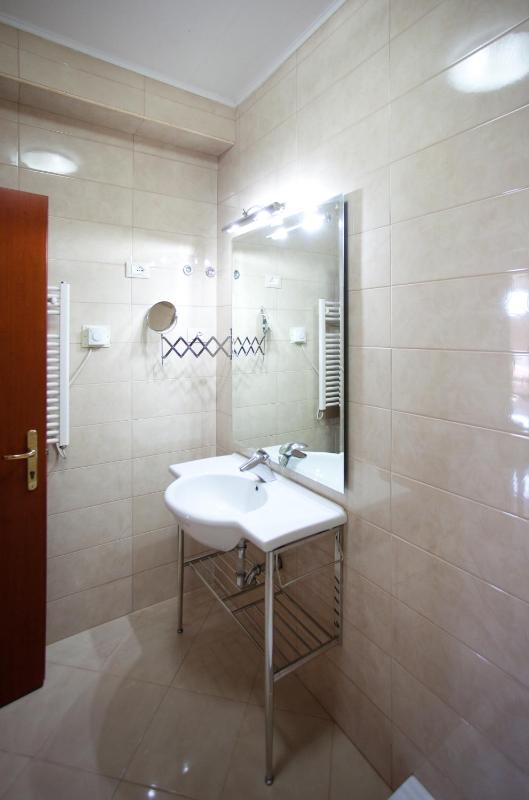 Deluxe Double Room image 4