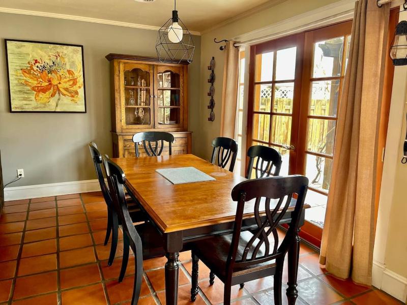 French Quarter Garden Cottage-Downtown Hot Tub - image 16